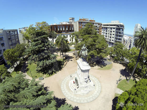 Foto aérea de la Plaza Zabala en la Ciudad Vieja