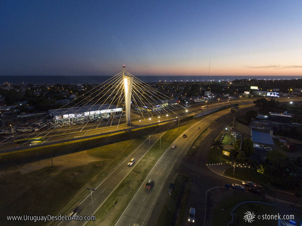Vista aérea del Puente de las Américas, Canelones, Uruguay