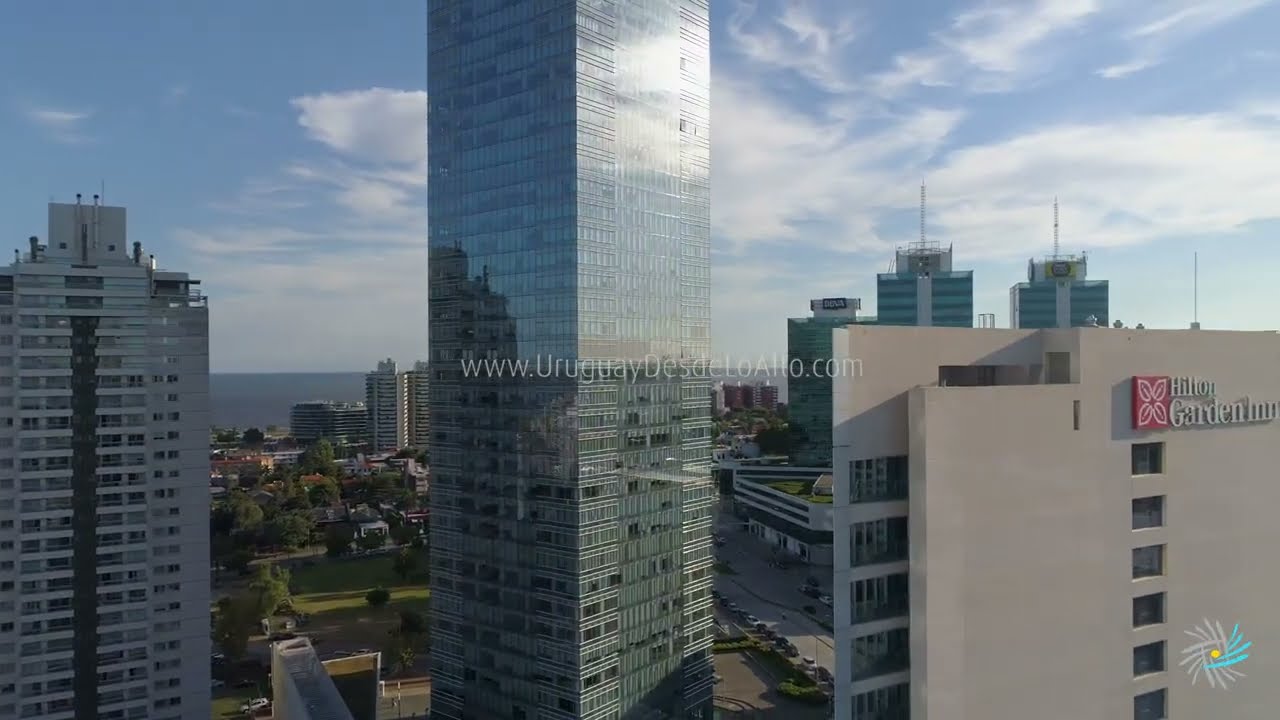 Video aéreo en el World Trade Center Montevideo