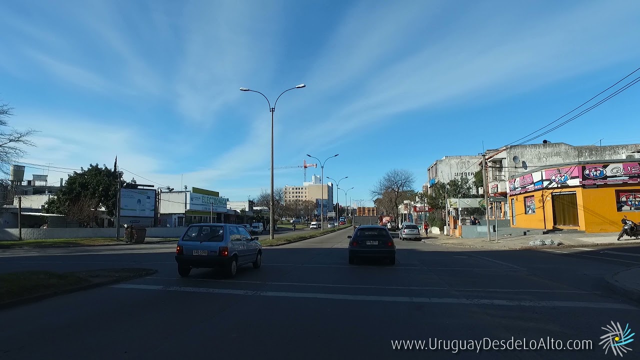 Recorrido no aéreo por el Bulevar Batlle y Ordóñez de Montevideo