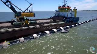 Video aéreo de la instalación de un emisor subacuático al oeste de Montevideo