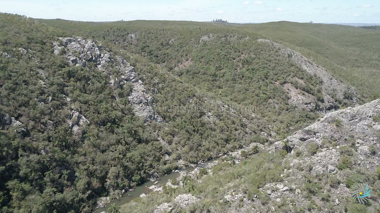 Video aéreo de la Quebrada de los Cuervos – Arroyo Yerbal Chico