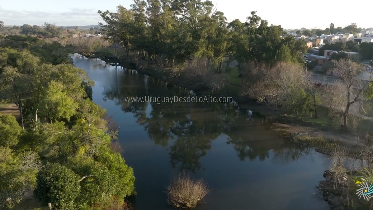 Video aéreo de San Carlos, su parque y estadio