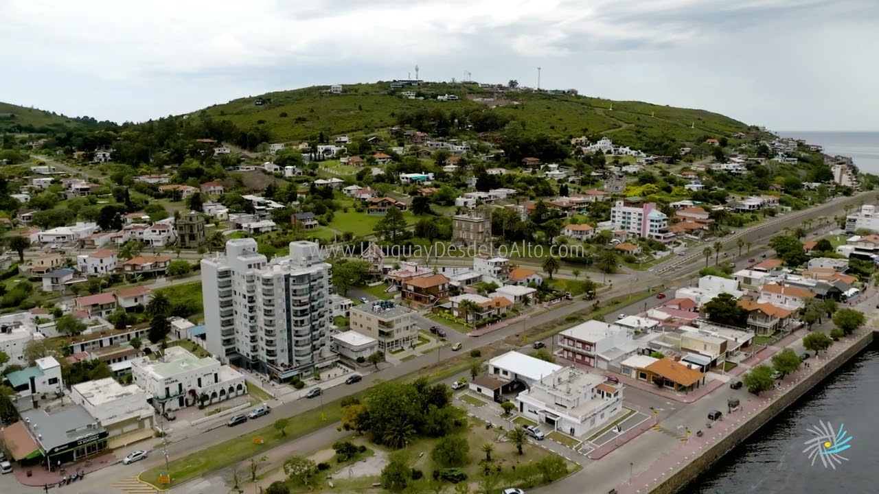 Video aéreo sobre Piriápolis, Maldonado