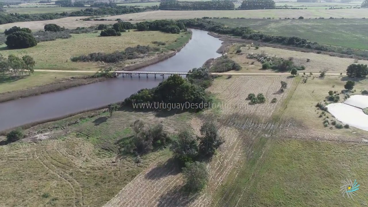 Video aéreo de campos marítimos en Barra de Portezuelo. Ubicado entre Punta Negra y Sauce de Portezuelo. Arroyo de la Barra Falsa.