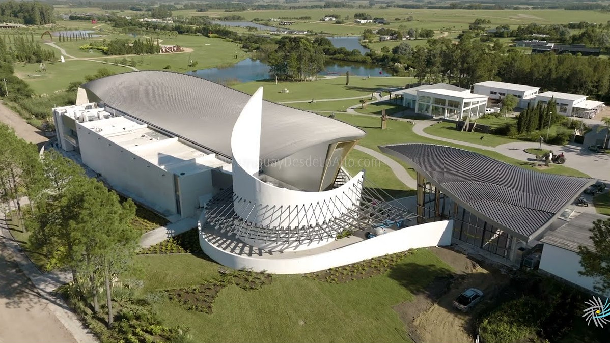 Vista aérea del Museo de Arte Contemporáneo, Manantiales, Maldonado