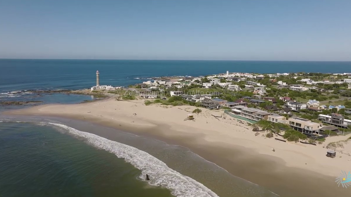 Video aéreo en el balneario José Ignacio, Maldonado