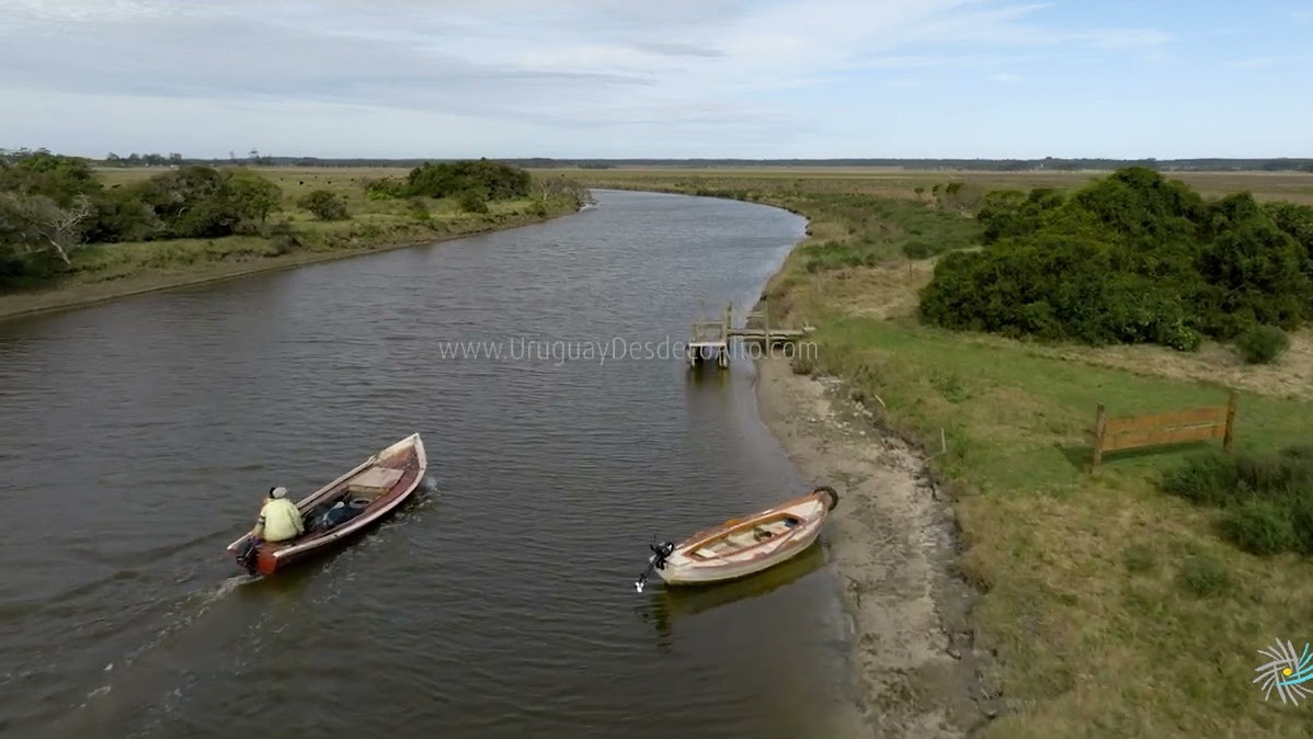 Video aéreo del Monte de Ombúes, Laguna de Castillos, Arroyo Valizas, Rocha