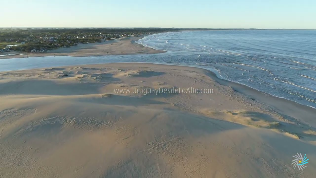 Video aéreo de Barra de Valizas, Rocha