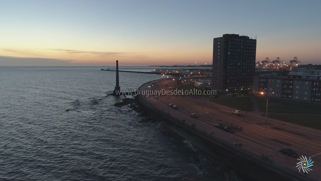 Video aéreo de la Rambla Sur al anochecer