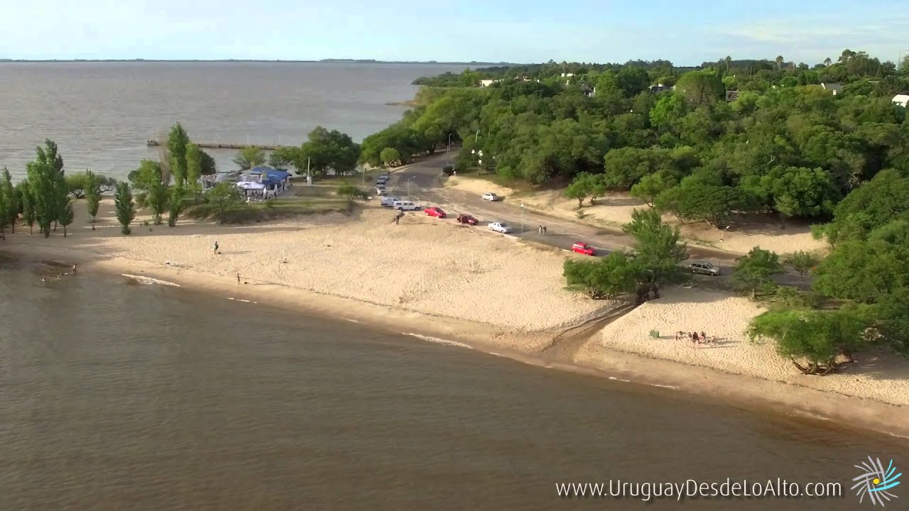 Video aéreo en elBalneario Las Cañas, río Uruguay