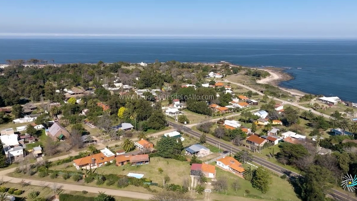 Video aéreo sobre los balnearios Solís y Bella Vista en invierno