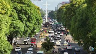 Vista hacia el norte, el Obelisco a los Constituyentes, la Cruz del Papa