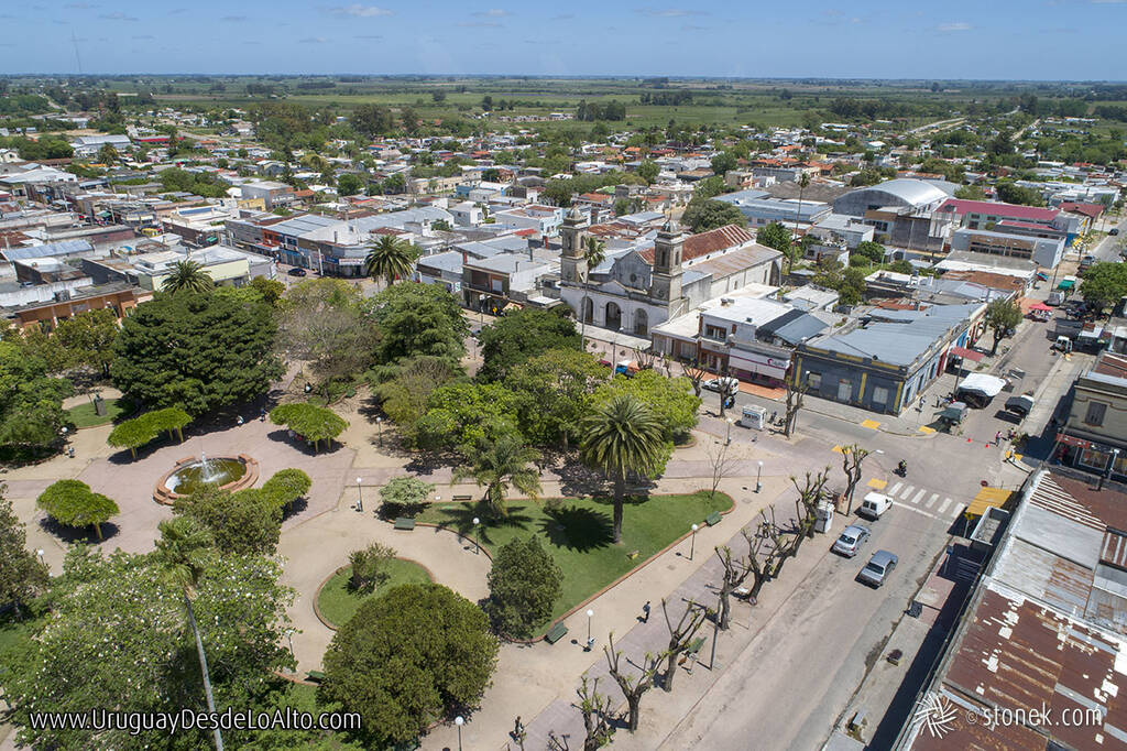 Vista aérea de la plaza de Tala, departamento de Canelones